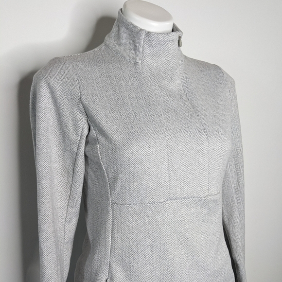 ✨3/$15 Kyodan grey white side 1/3 zip pullover  S - Picture 3 of 11